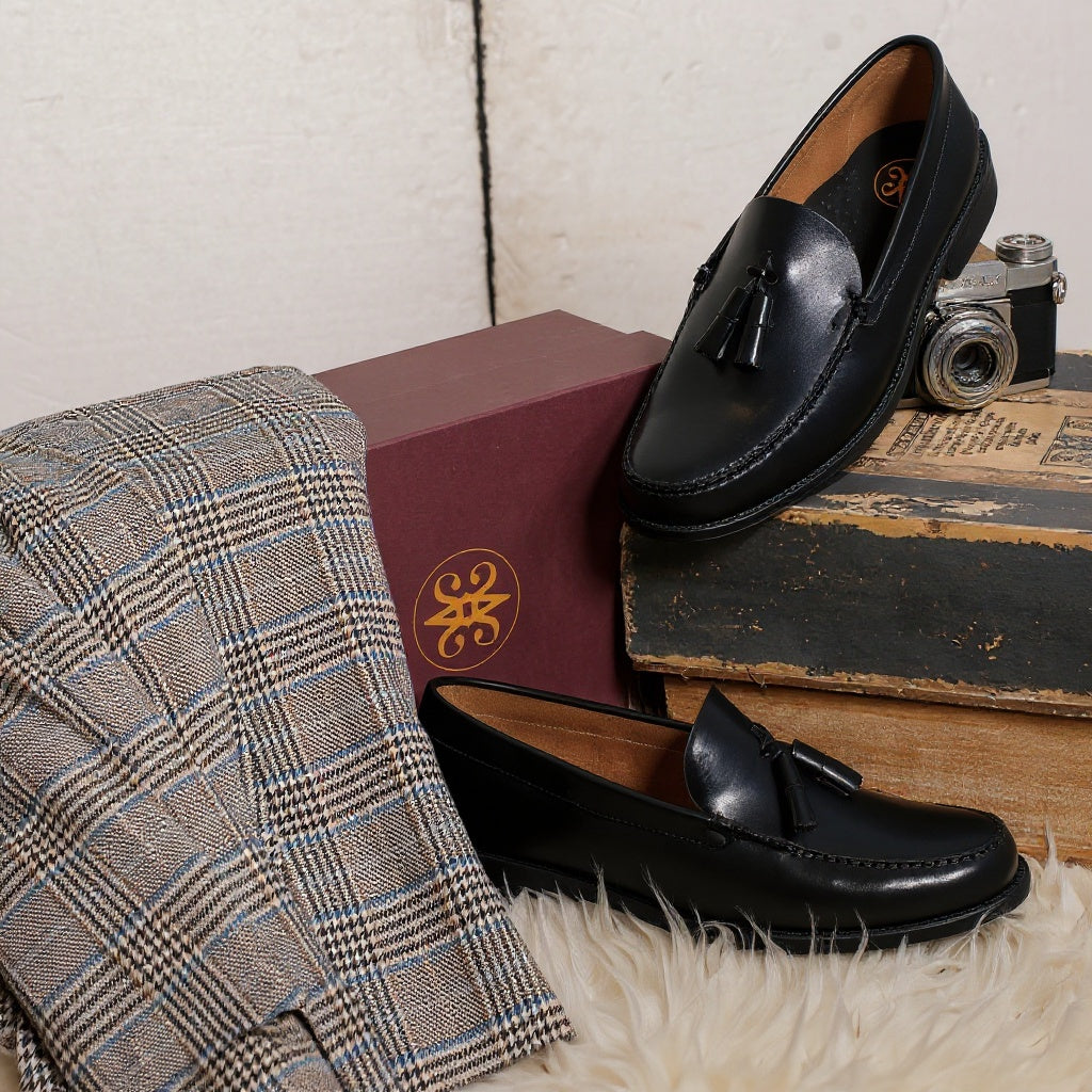 Helmantic Negro · Zapato Castellano hombre con Borlas · Elaboración Limitada