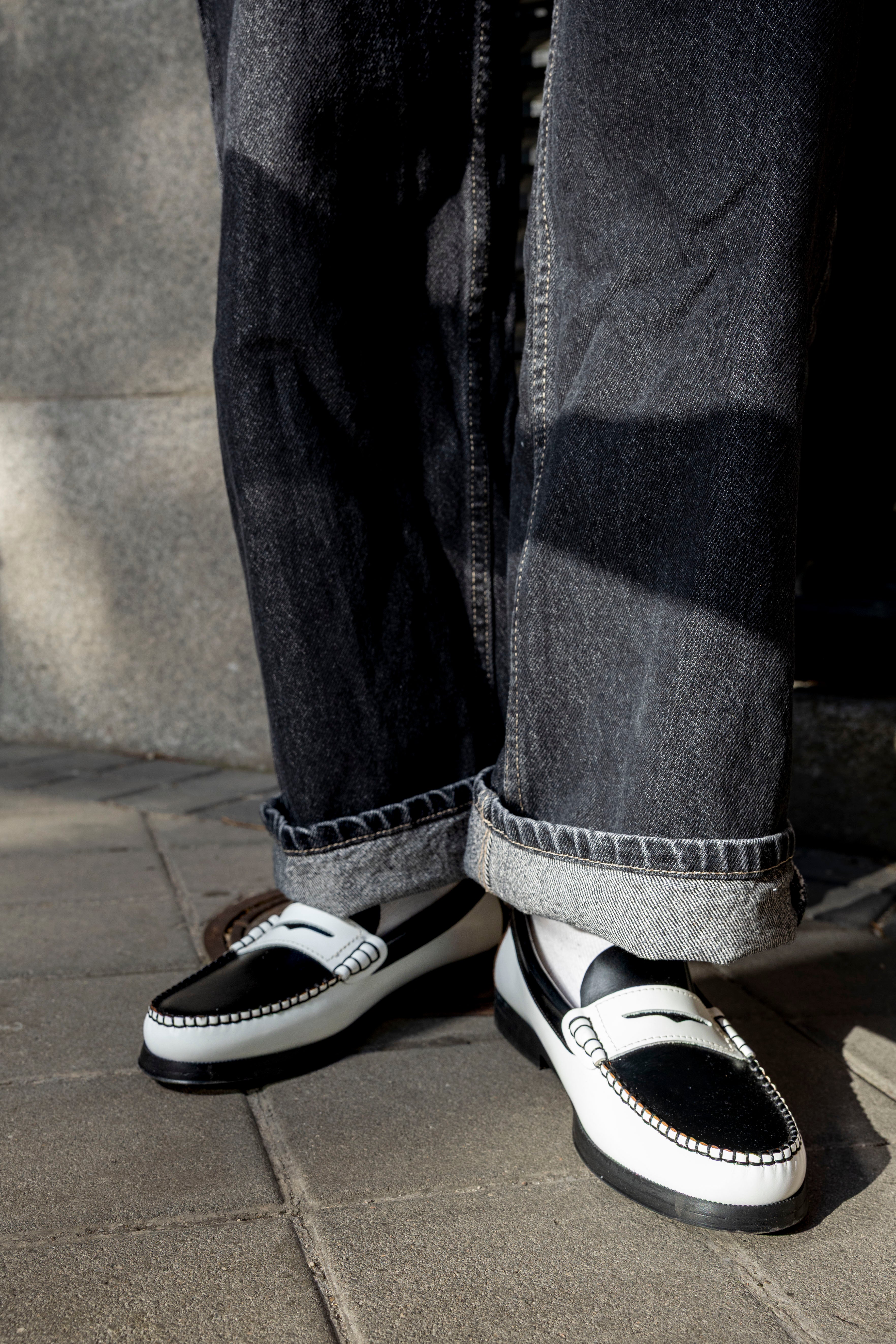 Zapato Castellano Mujer Blanco y Negro Antifaz