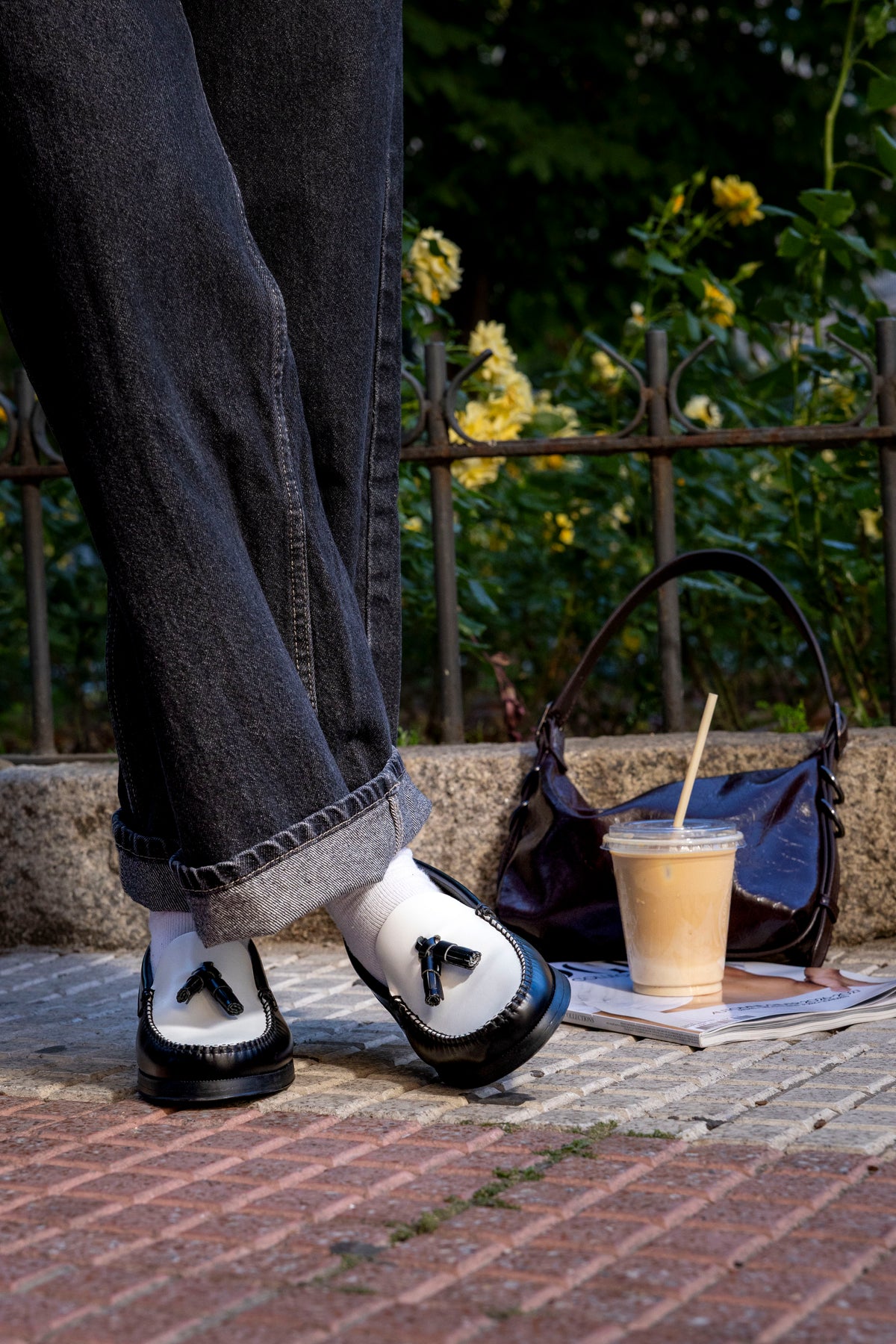 Mocasines mujer negro/blanco borlas Camaleón piel SIMÓN&VARELA
