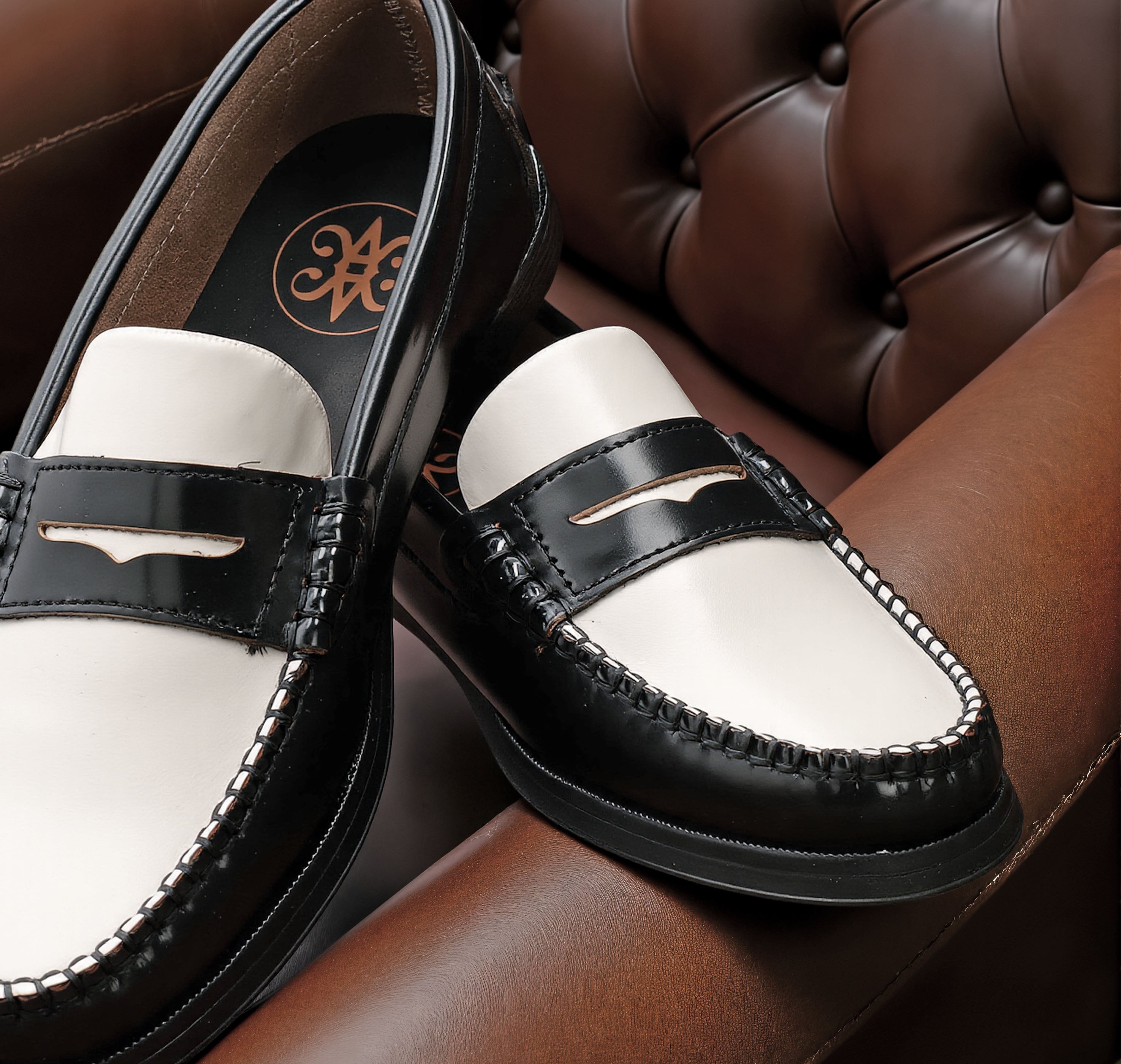 Nabrissa Camaleón Negro/Blanco · Castellano de Mujer con Antifaz · Piso Antideslizante